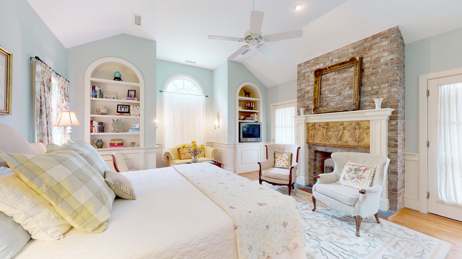 Master Bedroom Country Club